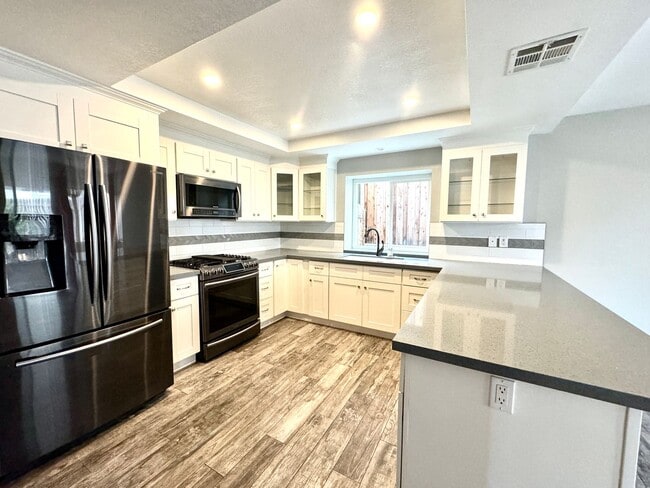 Building Photo - Coming soon... The Oaks in Pomona