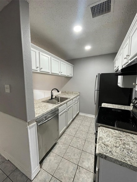 Building Photo - 723 Pebble Beach Dr