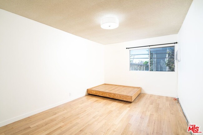 Building Photo - 1411 Hayworth Ave