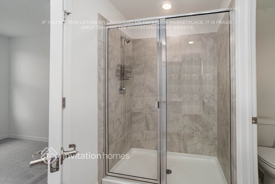 Building Photo - 7169 Greenwood Park Cir