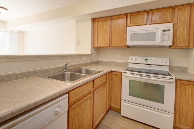 Building Photo - Low-Maintenance Living in Colorado Springs