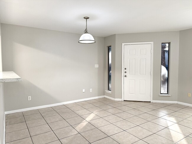 Building Photo - 3032 La Estancia Ln