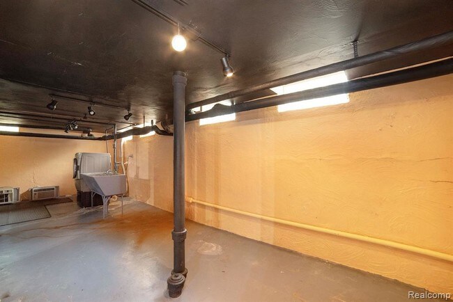 Building Photo - 380 Neff Rd