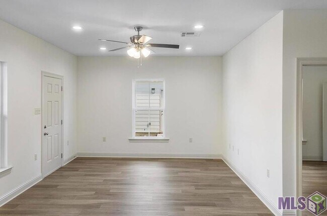 Building Photo - 6908 Goya Ave
