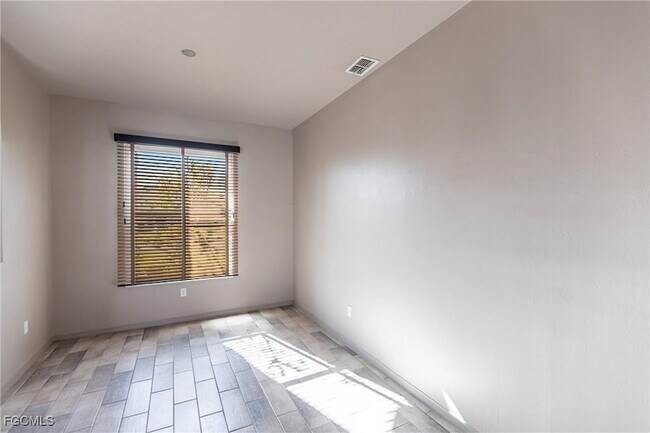 Building Photo - 8361 Trentwood Ct