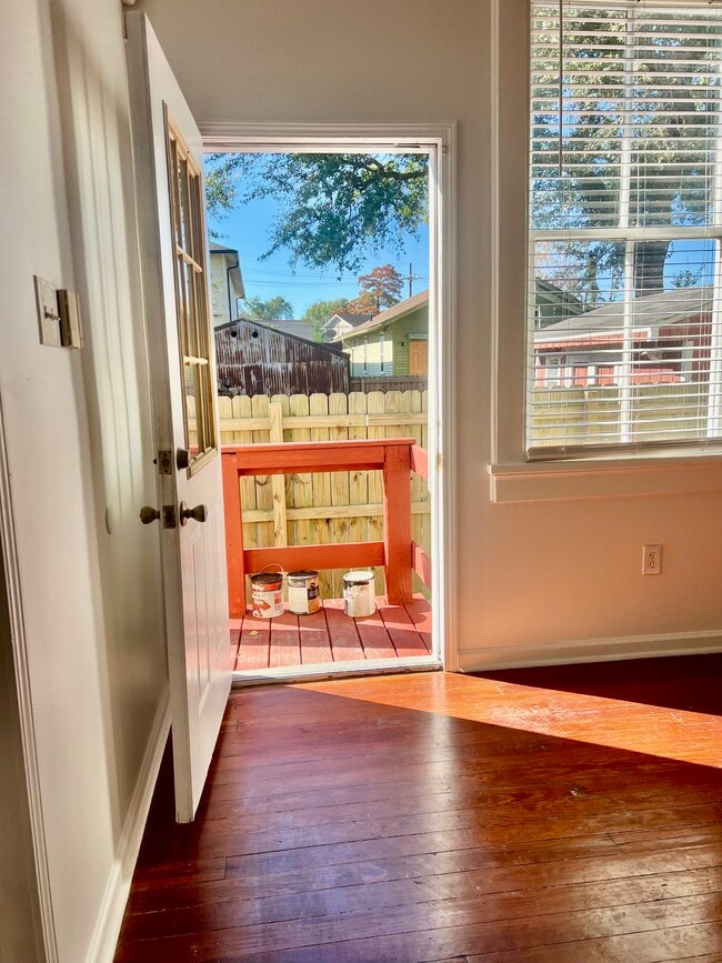 Building Photo - 1817 S Rendon St