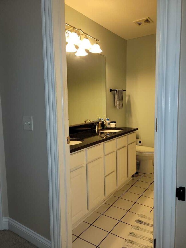 Building Photo - 35 Foxcroft Rd