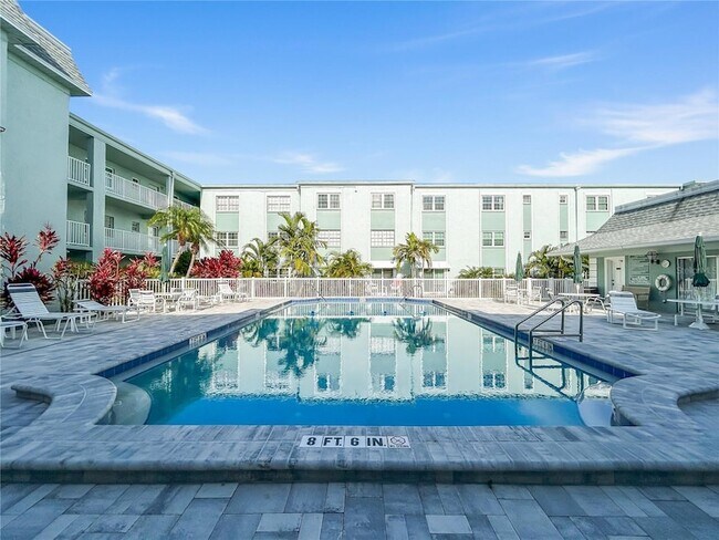 Building Photo - 1706 Belleair Forest Dr