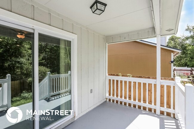 Building Photo - 2520 Townsquare Dr