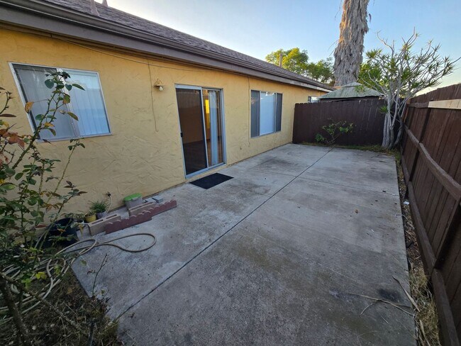 Building Photo - 7474-76 Armstrong Pl