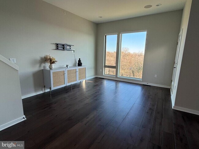 Building Photo - 3119 Pierview Ln