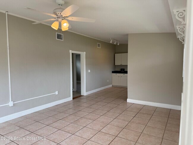Building Photo - 910 S Orlando Ave