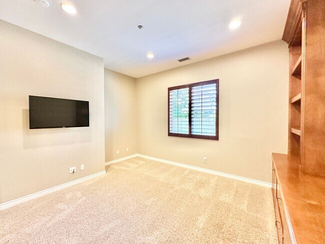 Building Photo - Beautiful Single-Level Custom Home with Serene Backyard Space in the Lovely Peppertree Park Commu...