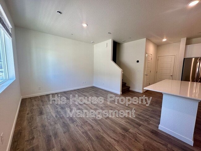 Building Photo - 3961 Pinnacles Ct