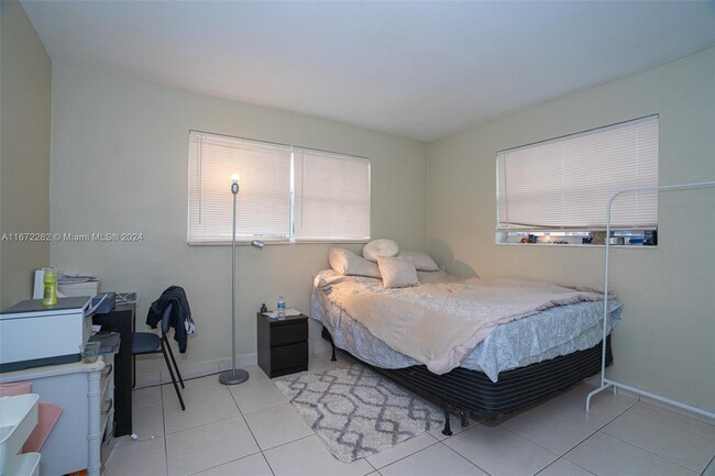 Building Photo - 5270 SW 90th Way
