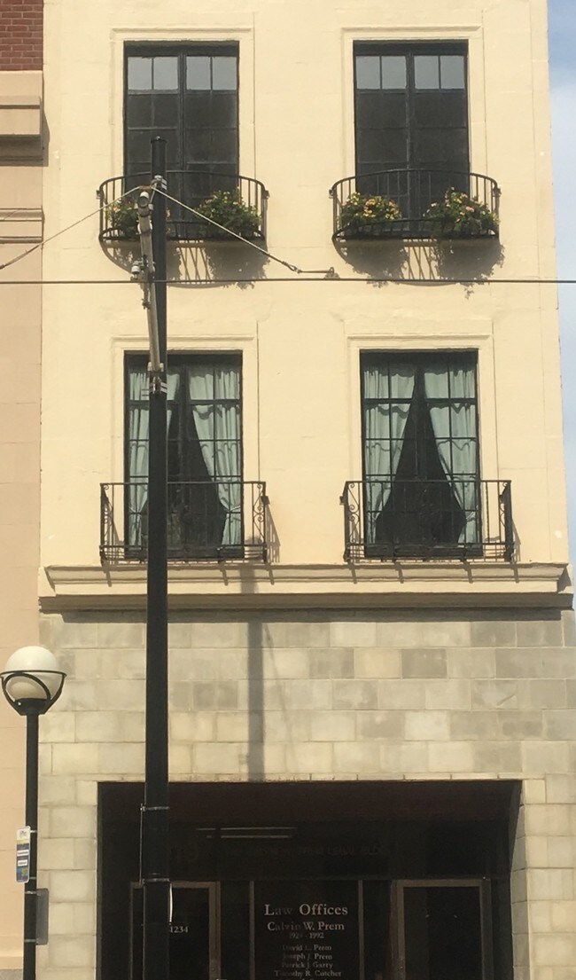 front of building - 1019 Main St