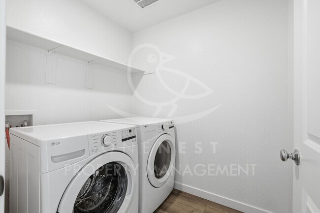 Building Photo - Modern Living at Its Finest: Brand New Twelve Bridges Home