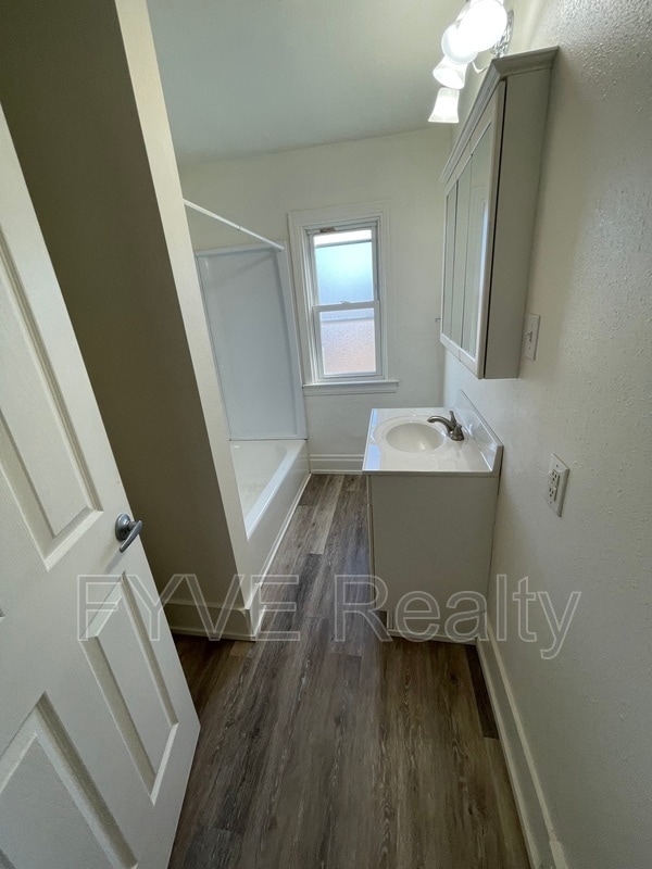 Building Photo - 489 Norton St