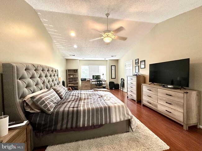 Building Photo - 8901 Normandy Dr