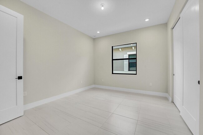 Building Photo - 13024 Feathering Wy