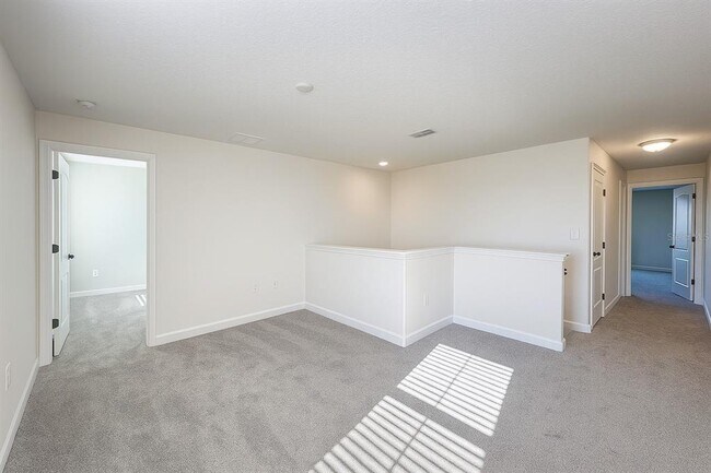 Building Photo - 2037 Lakeside Ave