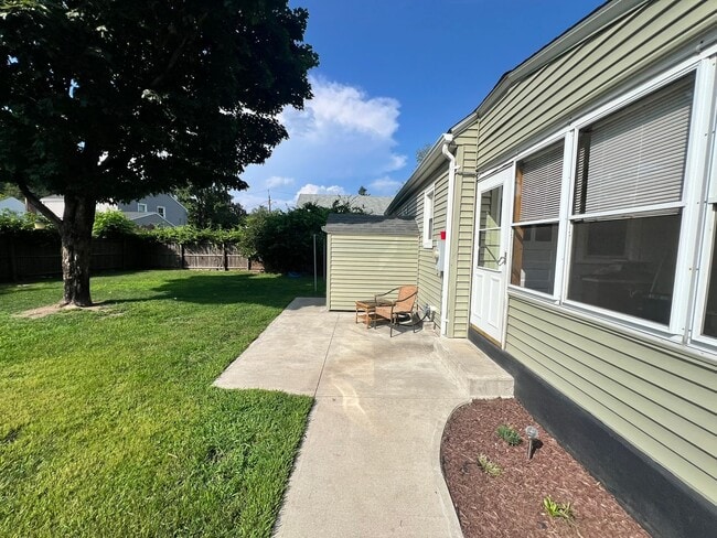 Building Photo - Beautiful Single Family Home in East Sprin...
