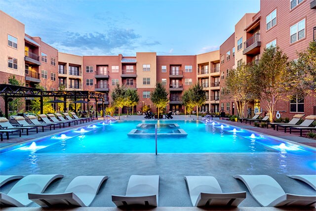 Primary Photo - 444 E Dallas Rd