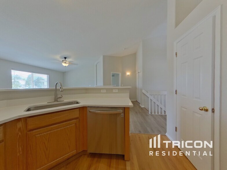 Building Photo - 12606 S Sopris Creek Dr