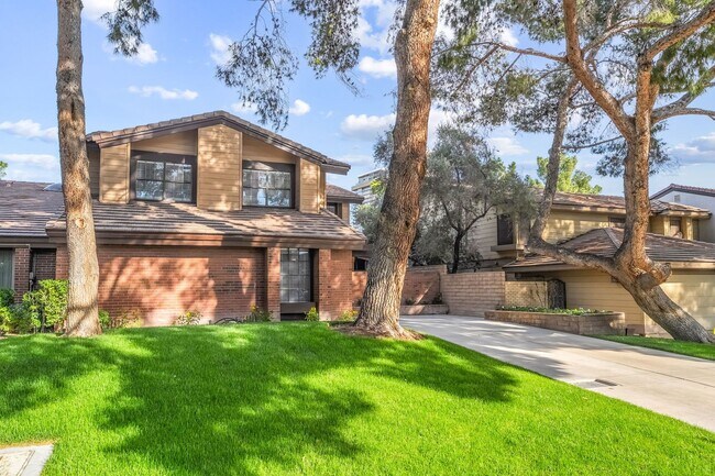 Building Photo - 968 Pinehurst Dr