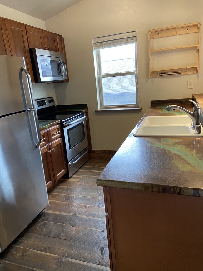 Building Photo - 11007 Cayuse Ct