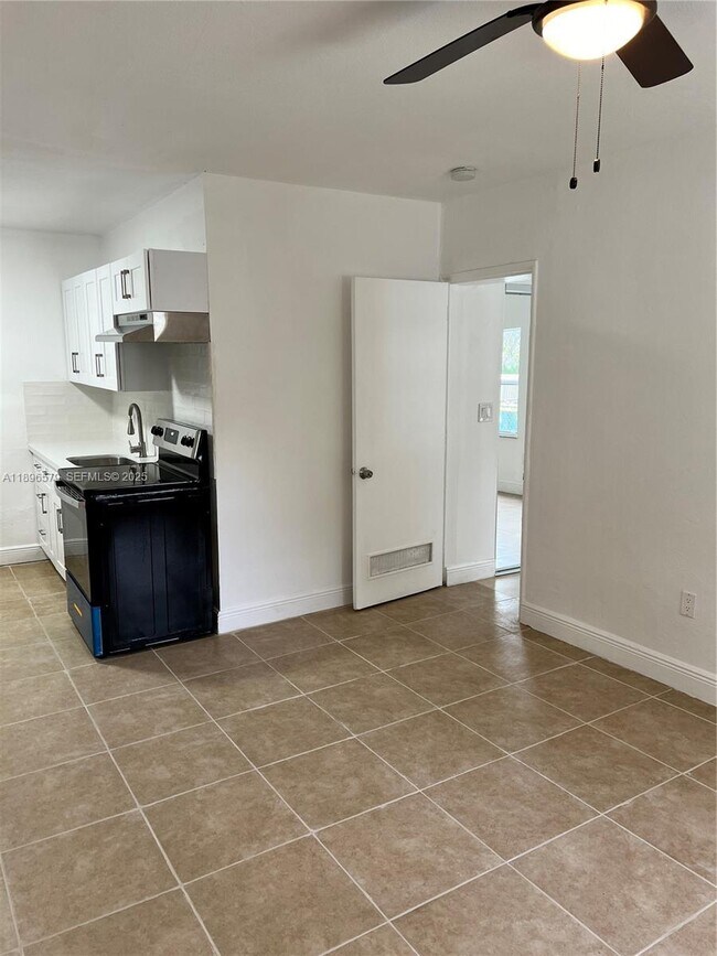 Building Photo - 2588 NE 182nd Terrace