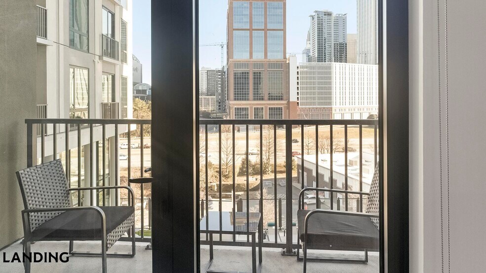 Building Photo - 1007 S Mint St