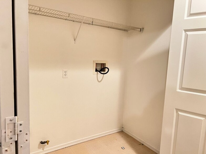 Building Photo - 19178 White Dove Ln