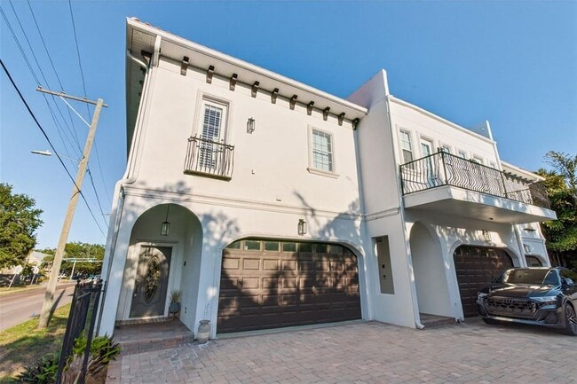 Building Photo - 5601 Bayshore Blvd