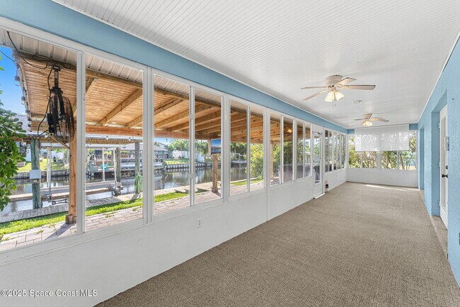 Building Photo - 445 Diana Blvd