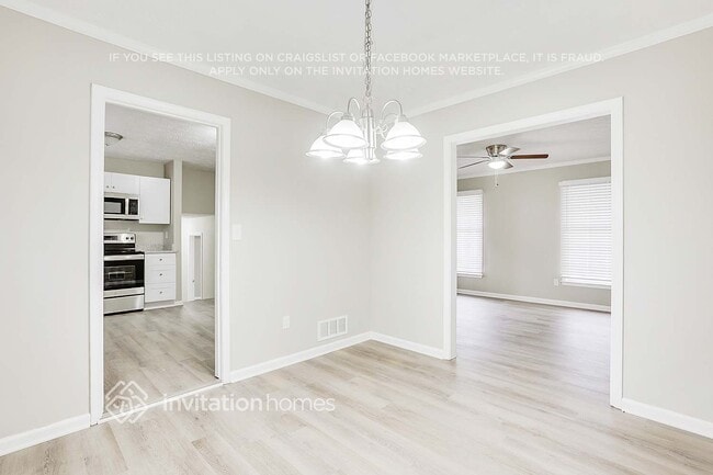 Building Photo - 3370 Creekway Dr