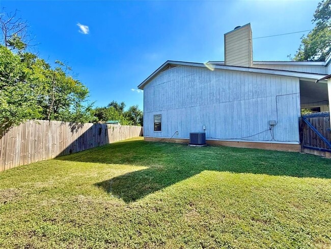 Building Photo - 104 Verna Spur