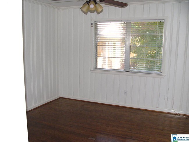 Building Photo - 2028 Lancaster Rd