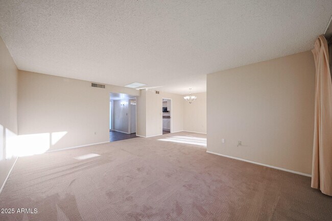 Building Photo - 10832 W Saratoga Cir