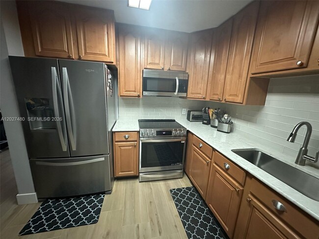 Building Photo - 2058 SE Wild Meadow Cir