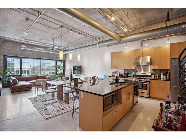 Building Photo - 525 N 3rd St
