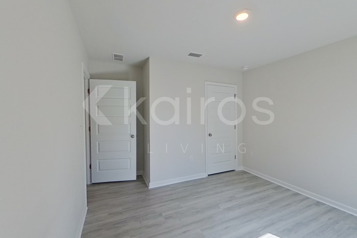 Building Photo - 417 Monarch Ln