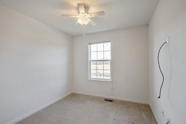 Building Photo - 2564 Cherry Tree Rd