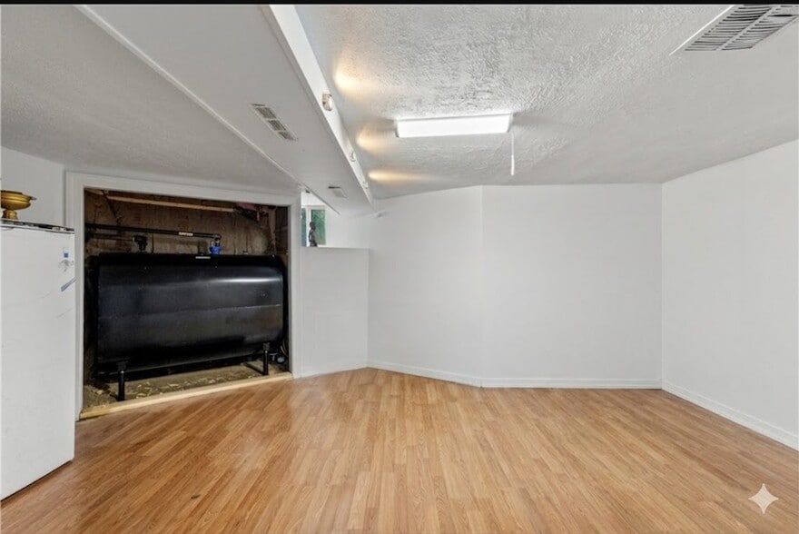 Building Photo - 26 Whipple Ave