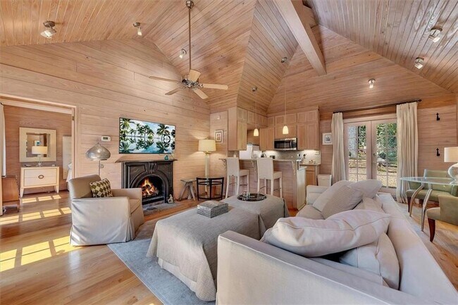 Building Photo - 2538 Parkside Dr NE