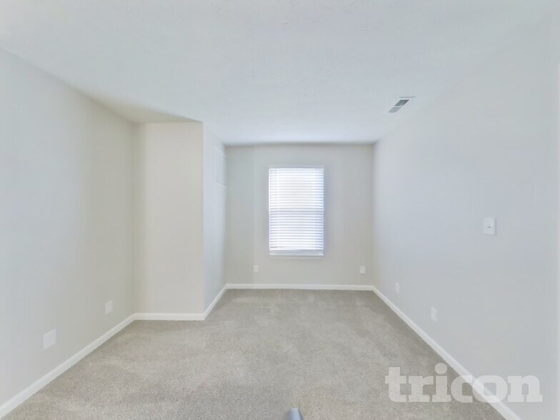 Building Photo - 1233 River Ridge Dr