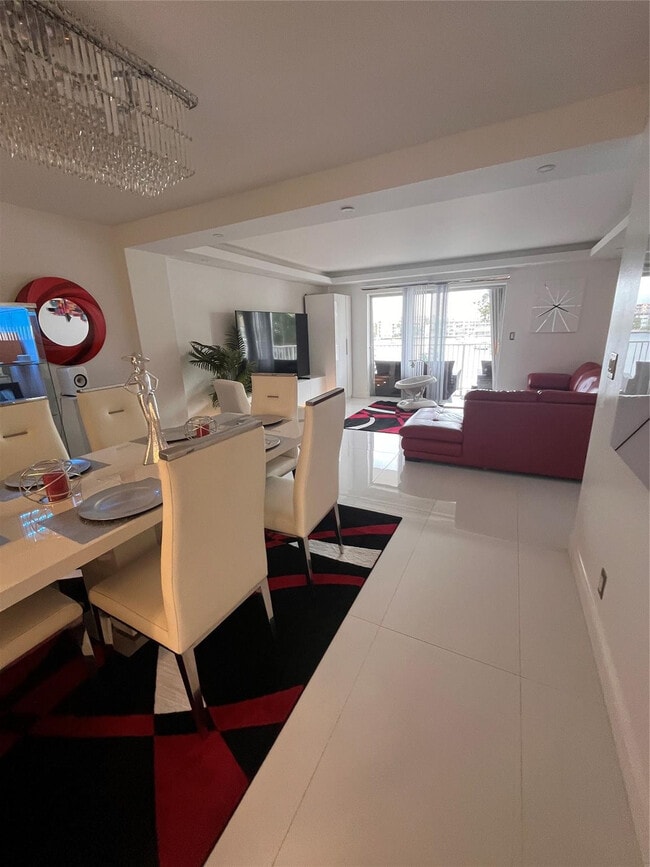 Building Photo - 400 Golden Isles Dr