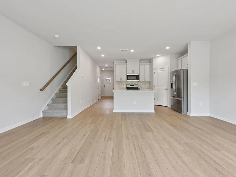 Building Photo - 1029 Winding Spg Dr