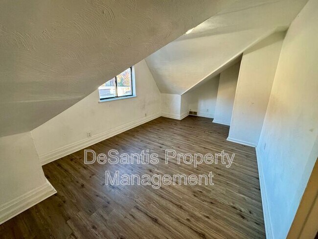 Building Photo - 2903 Stayton St