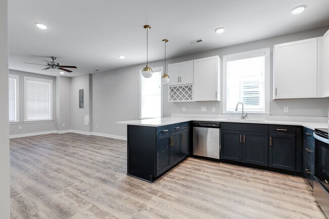 Building Photo - 1127 N 29th St